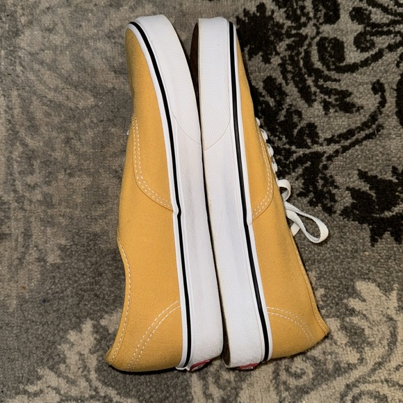 Vans - Picture 2 of 4